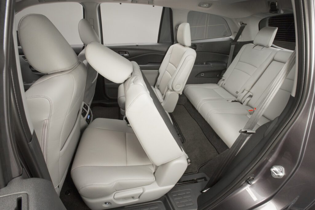 2016 Honda Pilot interior rear seat with seat folded