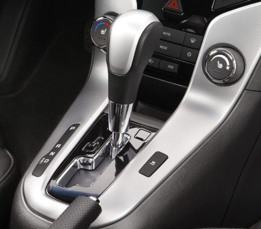 2013 Chevrolet Cruze gear shifter
