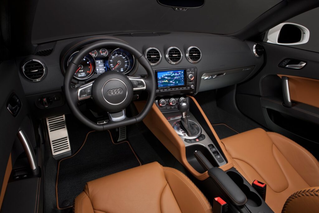 2013 Audi TT Roadster 2.0 TFSI interior
