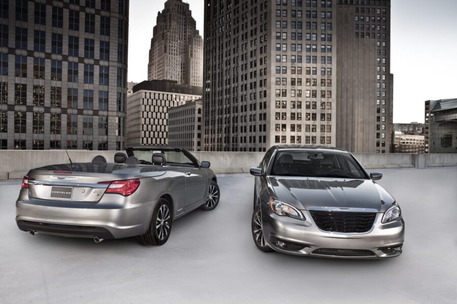 2014 Chrysler 200 S Convertible and Sedan parked side by side