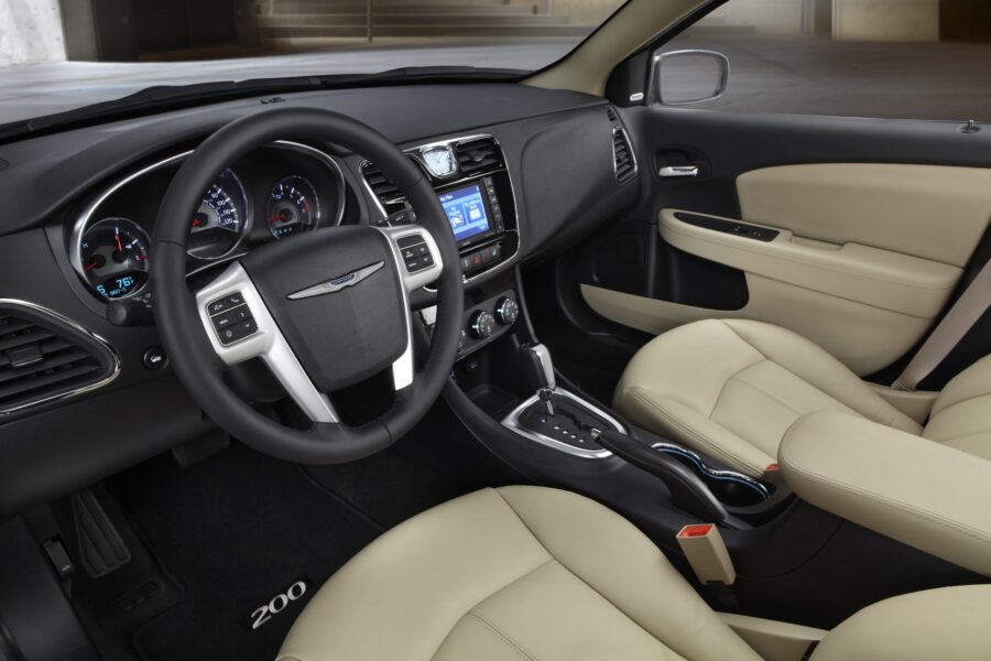 2014 Chrysler 200 interior
