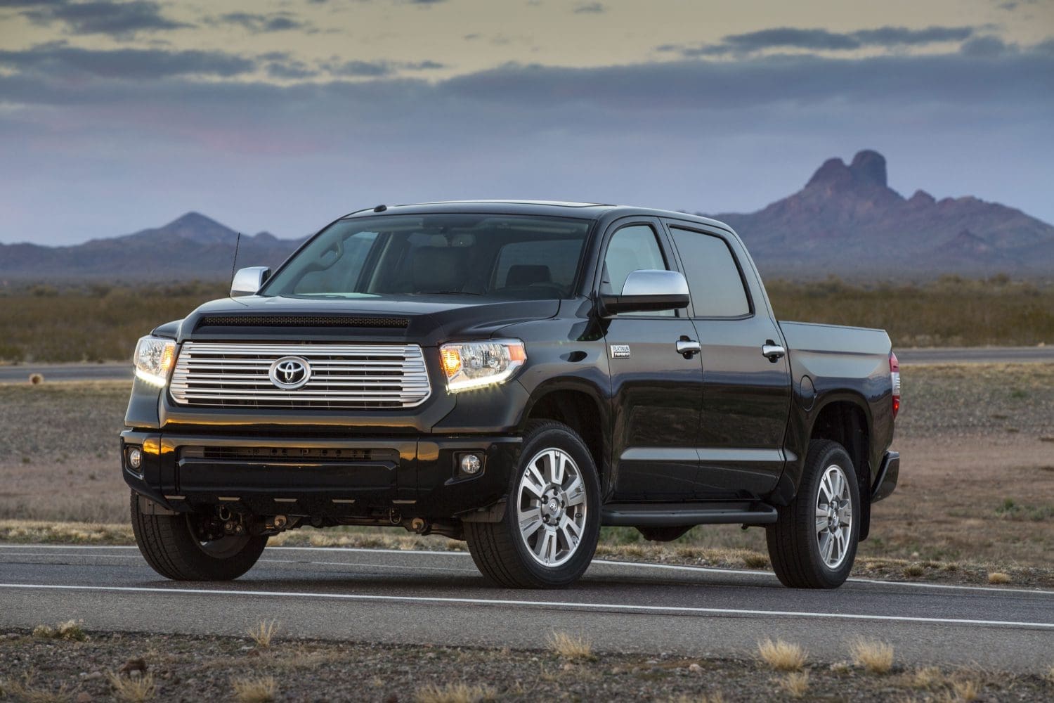 2014 Toyota Tundra exterior front view