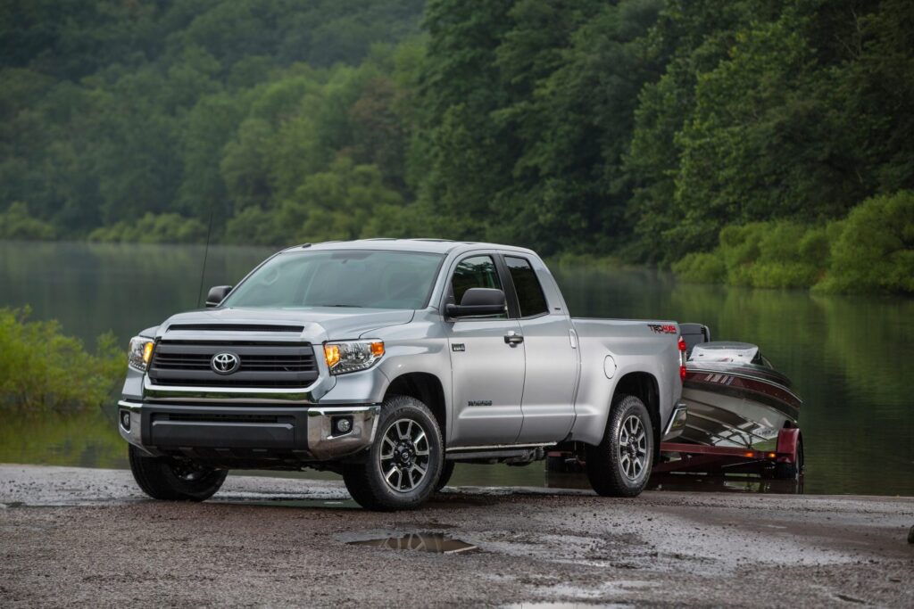 2014 Toyota Tundra SR5 towing a boat