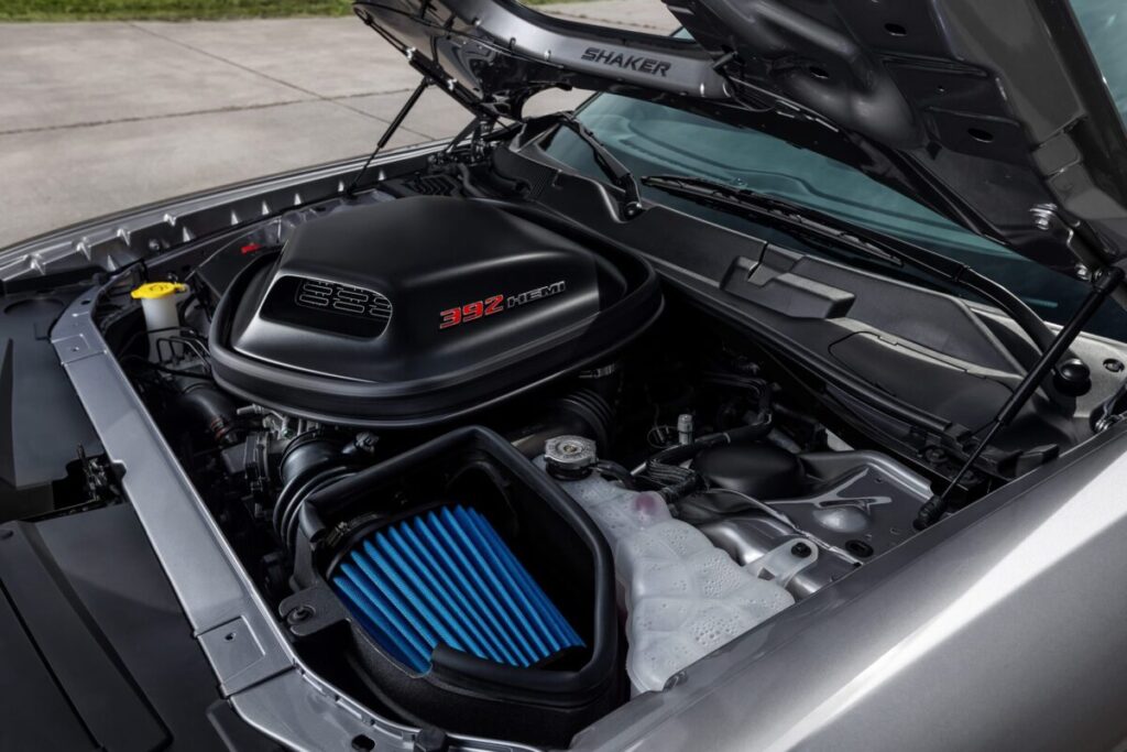 2015 Dodge Challenger 392 HEMI engine