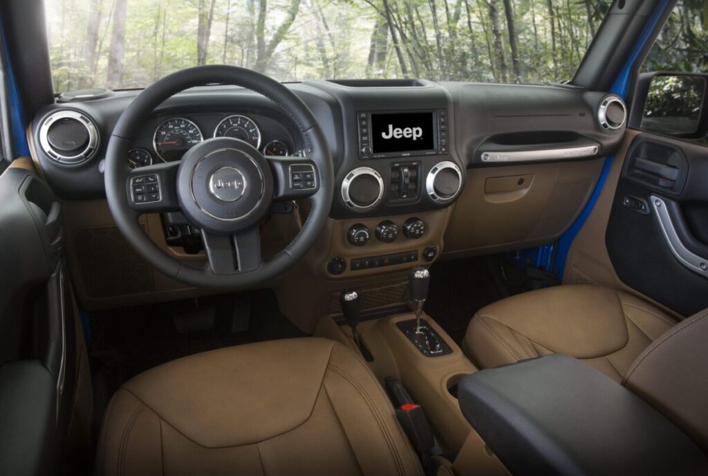 2015 Jeep Wrangler Unlimited Sahara interior