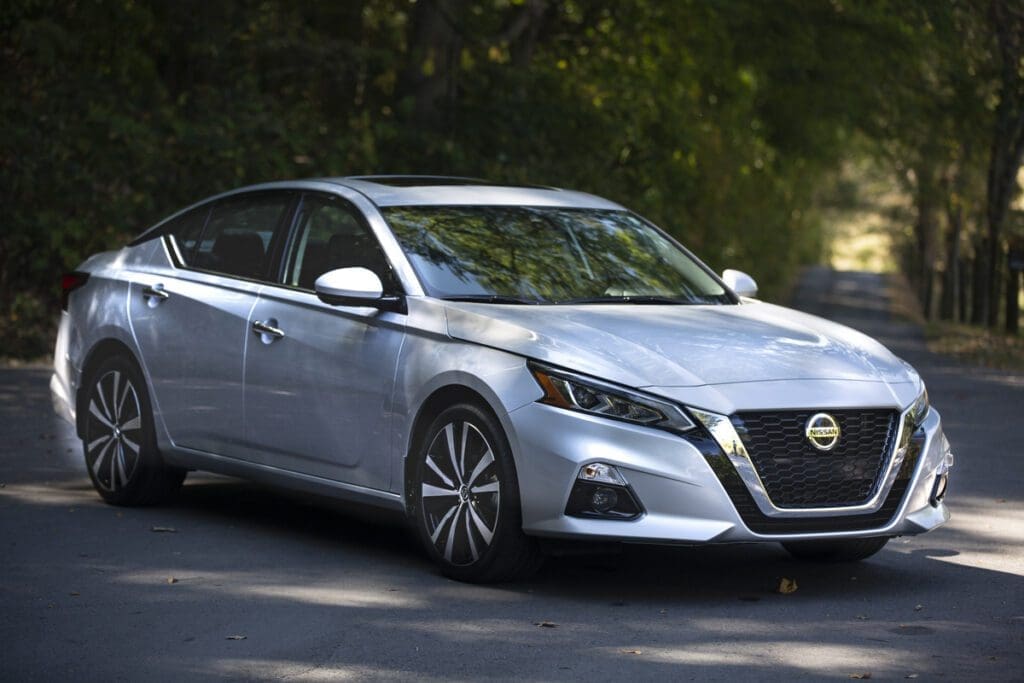 2020 Nissan Altima exterior