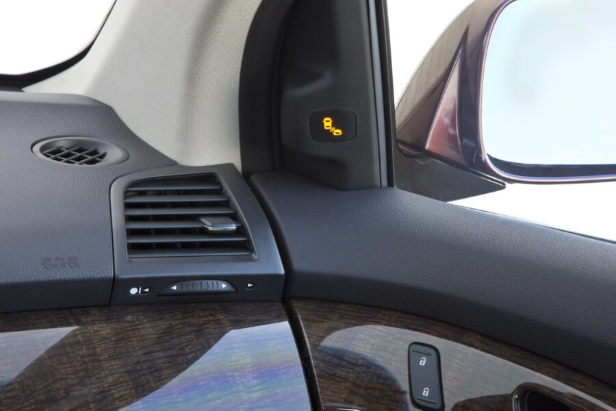 2013 Acura MDX interior blind-spot information system