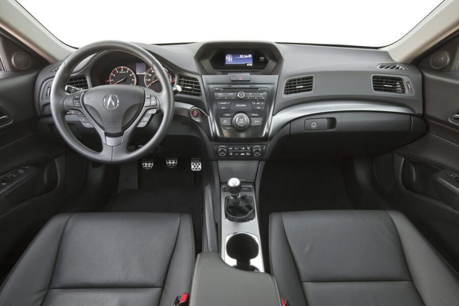2013 Acura ILX 2.4L interior