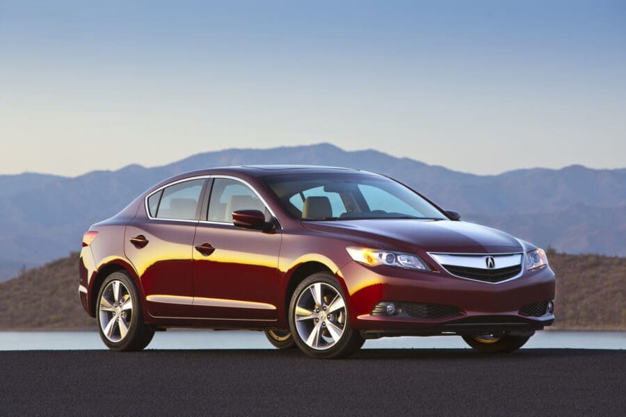 2013 Acura ILX 2.4L exterior front three-quarter view
