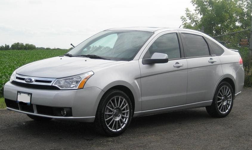 2009 Ford Focus exterior front three-quarter view