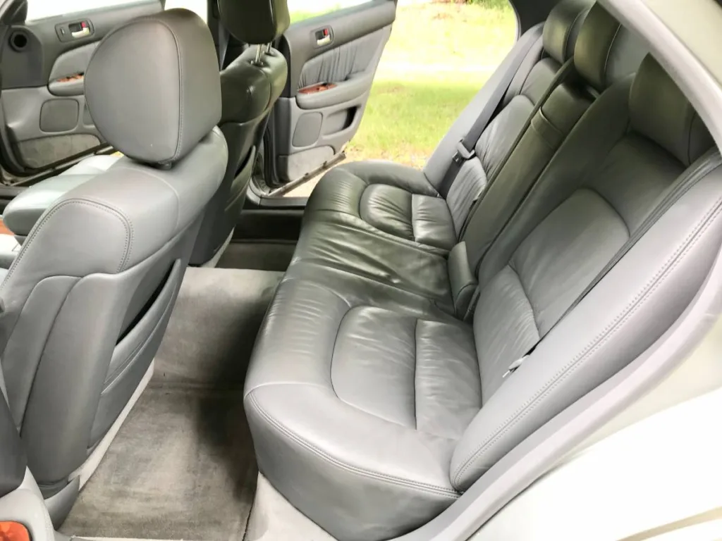 1999 Lexus LS 400 interior rear seats