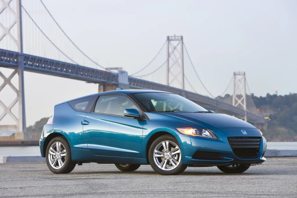 2011 Honda CR-Z exterior front three-quarter view