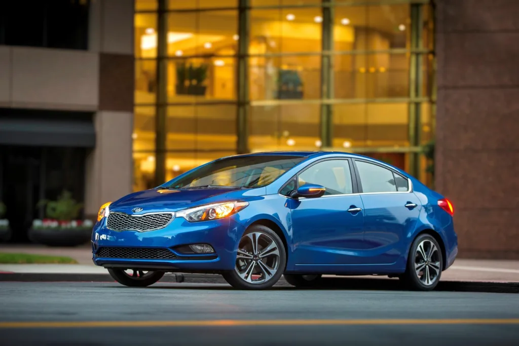 2015 Kia Forte exterior front three-quarter view