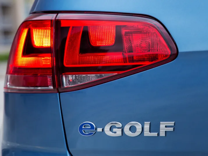 2015 Volkswagen e-Golf exterior rear taillight and badge