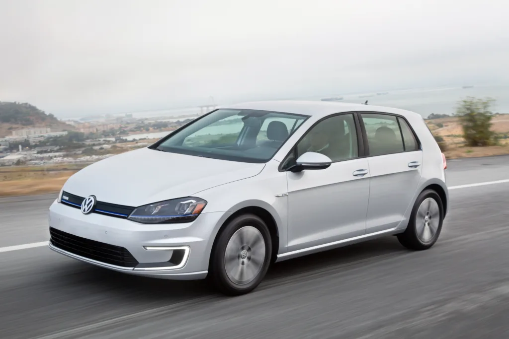 2016 Volkswagen e-Golf driving on highway