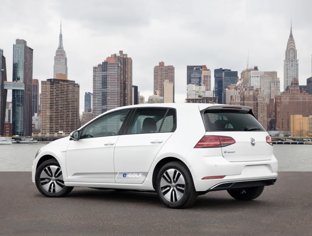 2017 Volkswagen e-Golf exterior rear three-quarter view