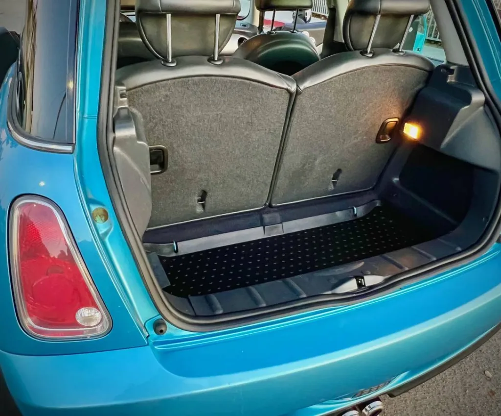 2005 Mini Cooper S interior cargo area