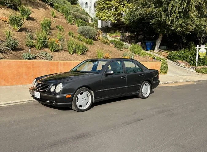 2002 Mercedes-Benz E55 AMG exterior front three-quarter view