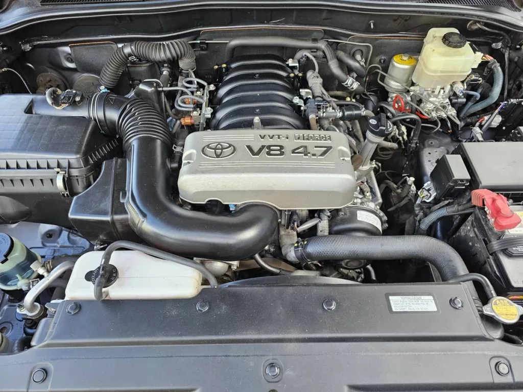 2007 Toyota 4Runner engine bay