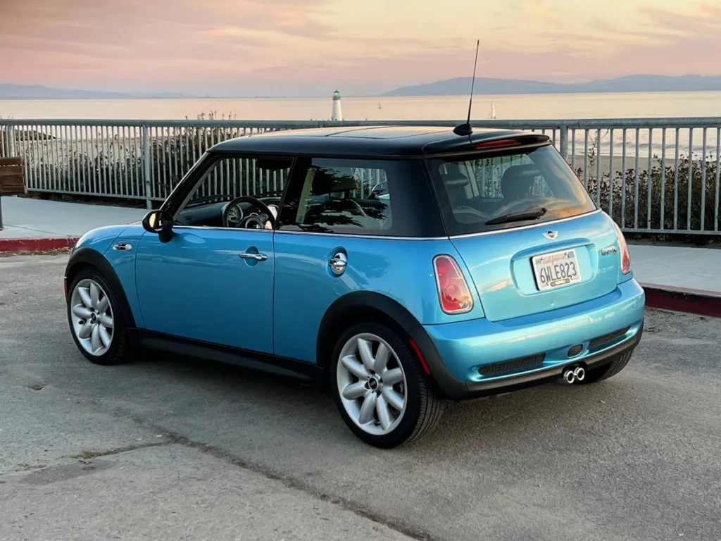 2005 Mini Cooper S exterior rear three-quarter view