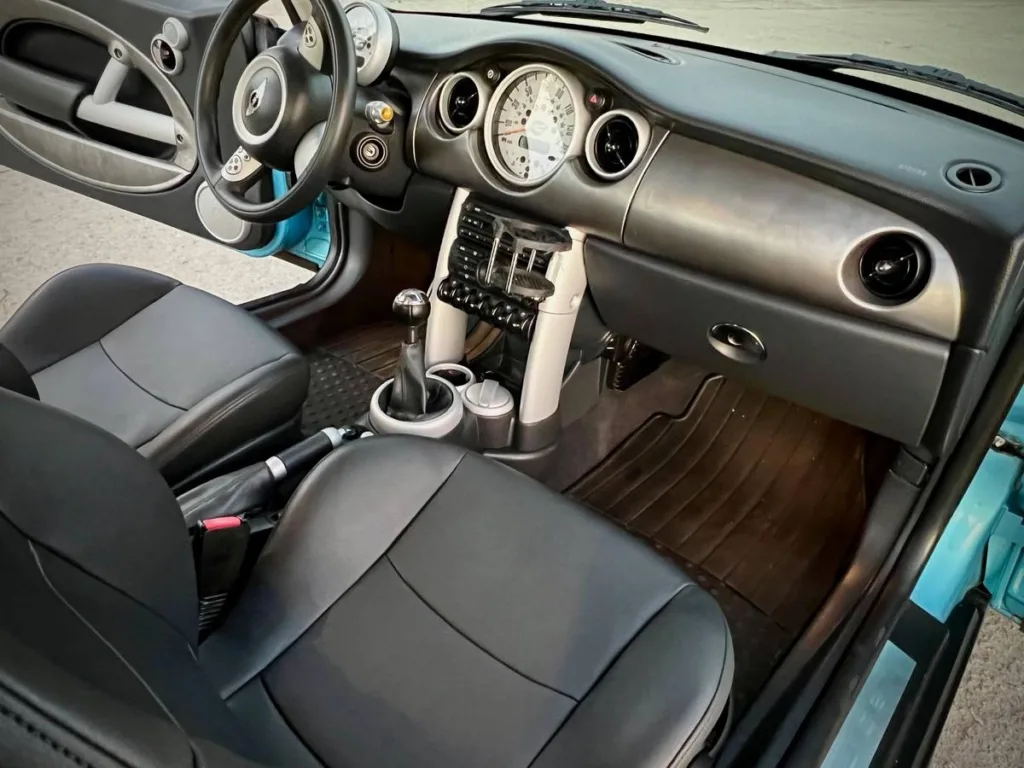 2005 Mini Cooper S interior passenger seat and dash