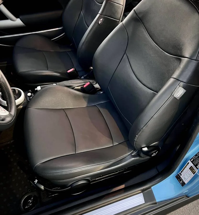 2005 Mini Cooper S interior driver's seat