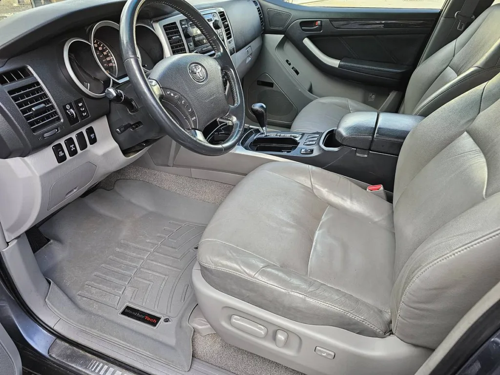 2007 Toyota 4Runner interior driver's seat