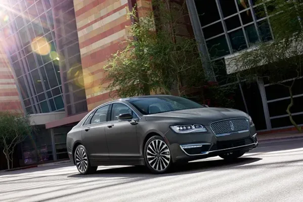 2017 Lincoln MKZ exterior front three-quarter view