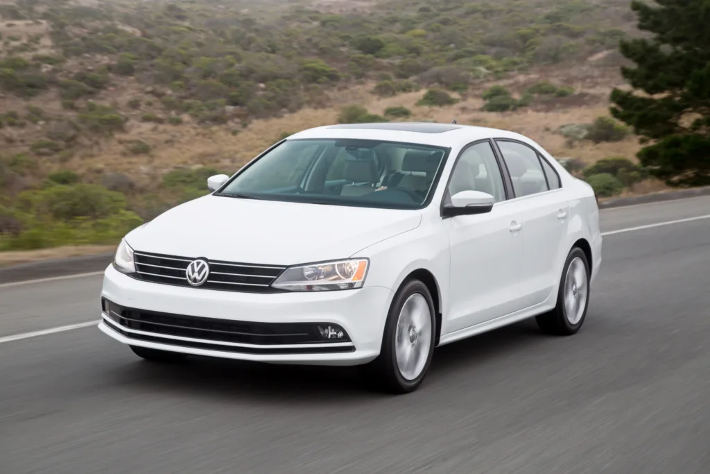 2016 Volkswagen Jetta driving on highway