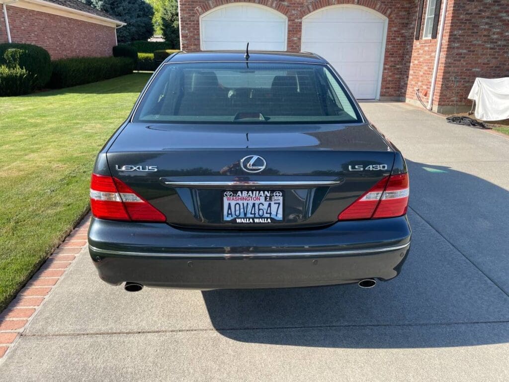 2004 Lexus LS 430 exterior rear