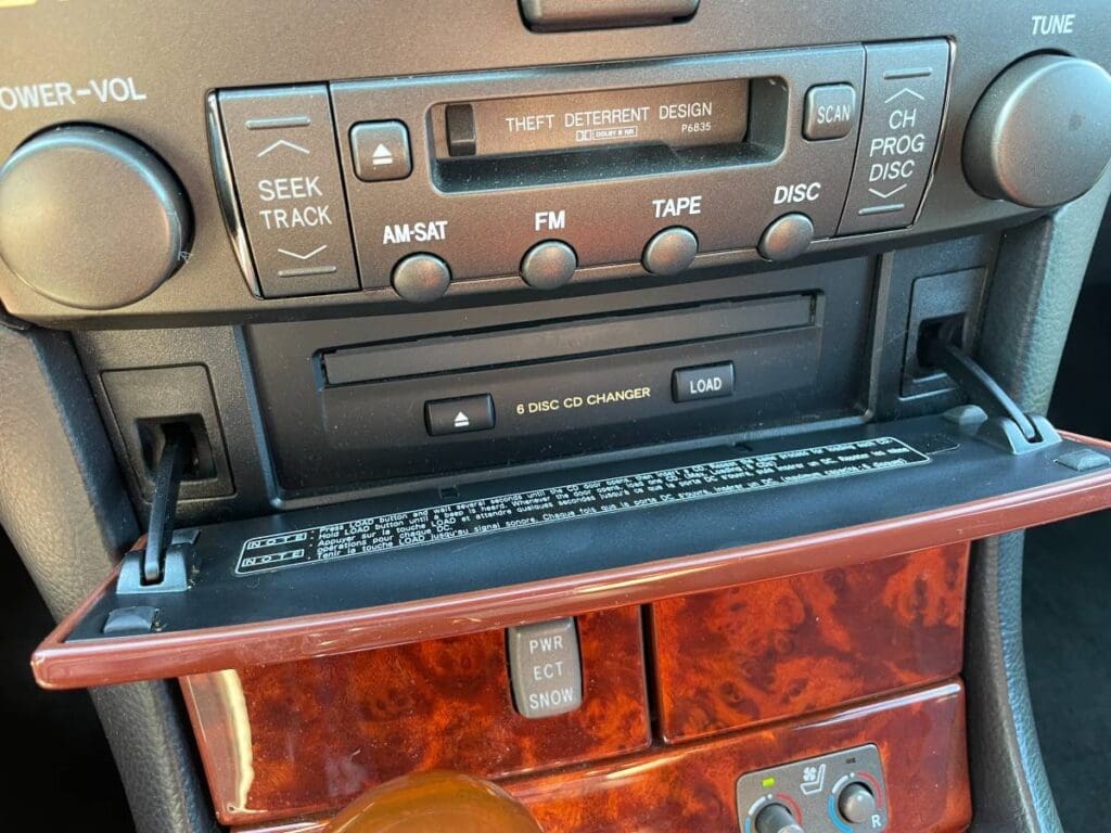 2004 Lexus LS 430 interior audio system