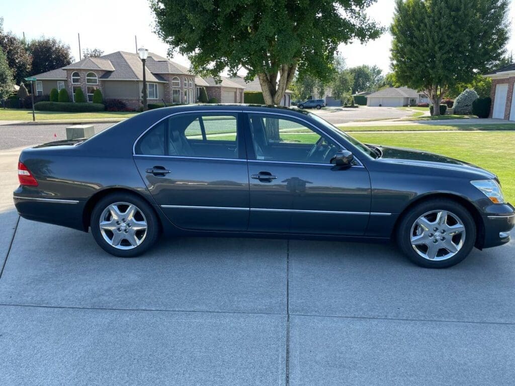 2004 Lexus LS 430 exterior right side