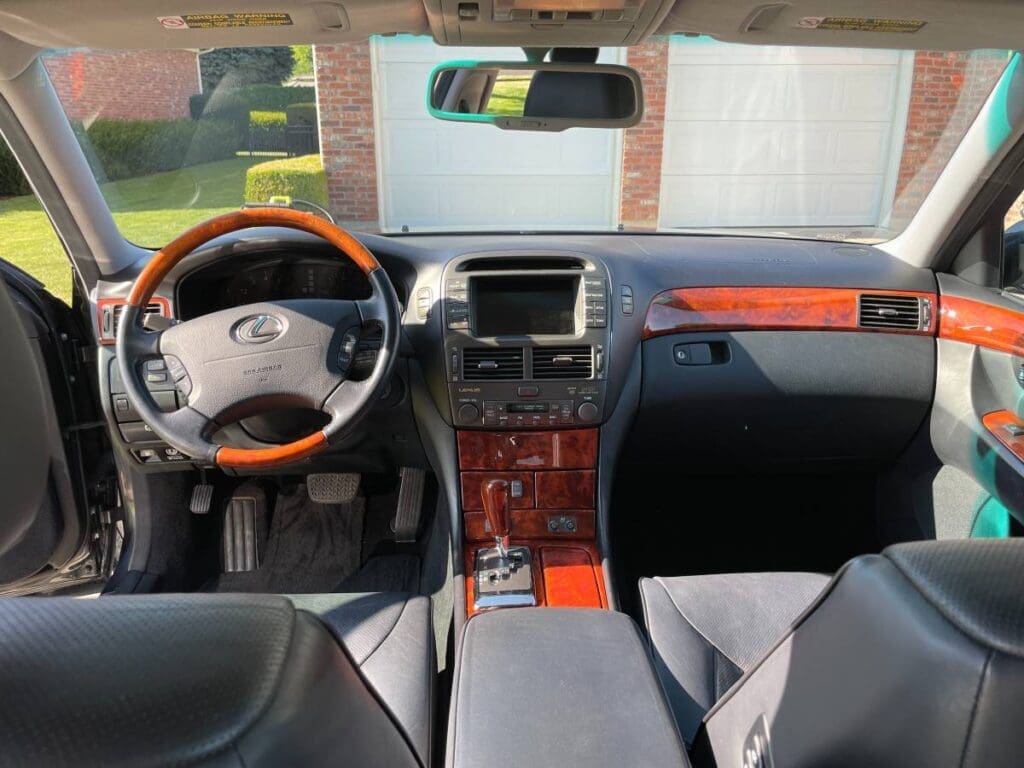 2004 Lexus LS 430 interior front seats and dash